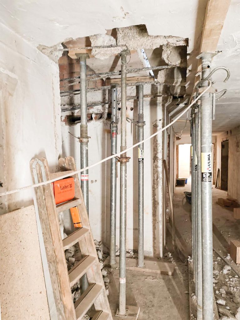 Treppenhauserweiterung, Sanierung Berliner Allee